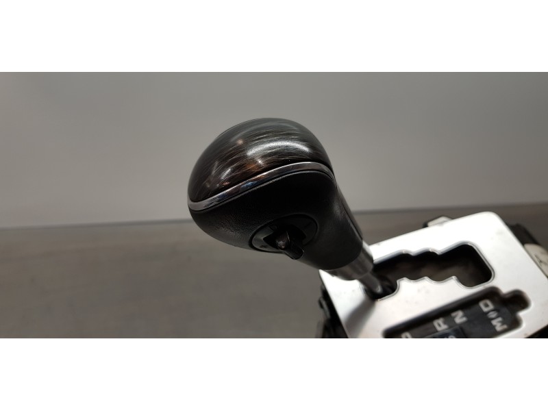 Recambio de palanca cambio para ssangyong rodius xdi limited referencia OEM IAM 3670021D50  