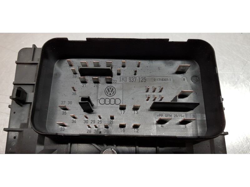 Recambio de caja reles / fusibles para volkswagen golf v berlina (1k1) highline referencia OEM IAM 1K0937125   Recambio de caja reles / fusibles para volkswagen golf v berlina (1k1) highline referencia OEM IAM 1K0937125