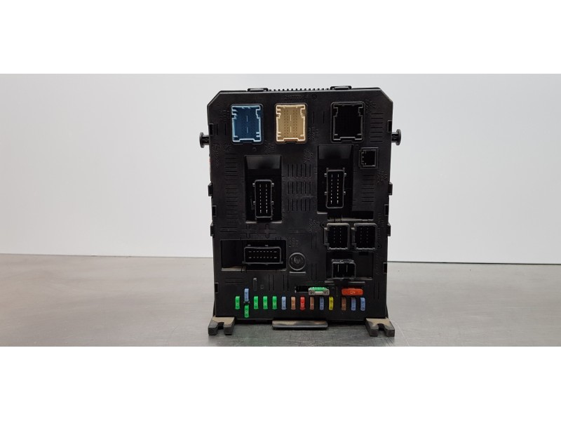 Recambio de caja reles / fusibles para peugeot 307 berlina (s2) x-line referencia OEM IAM 9660105980   Recambio de caja reles / fusibles para peugeot 307 berlina (s2) x-line referencia OEM IAM 9660105980