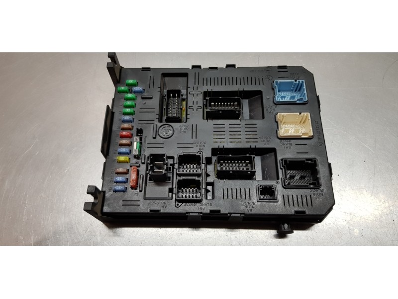 Recambio de caja reles / fusibles para peugeot 307 berlina (s2) x-line referencia OEM IAM 9660105980   Recambio de caja reles / fusibles para peugeot 307 berlina (s2) x-line referencia OEM IAM 9660105980