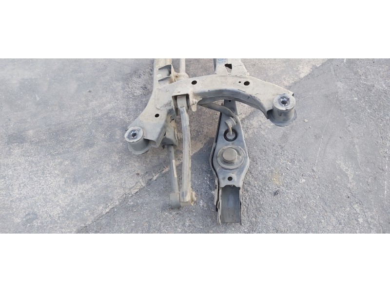 Recambio de puente trasero para hyundai tucson essence bluedrive 2wd referencia OEM IAM 55405D7000  