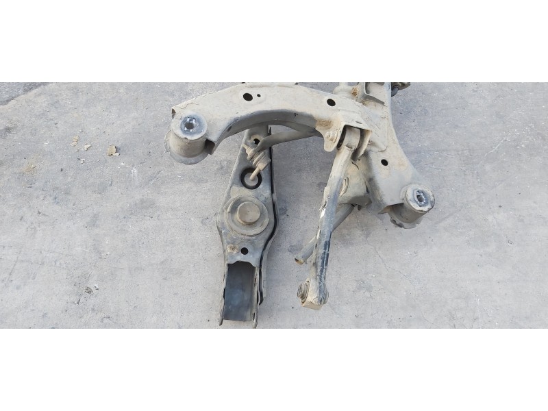 Recambio de puente trasero para hyundai tucson essence bluedrive 2wd referencia OEM IAM 55405D7000  