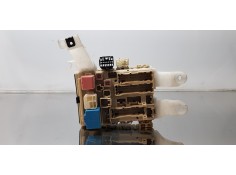 Recambio de caja reles / fusibles para toyota verso comfort referencia OEM IAM 827300F052A  
