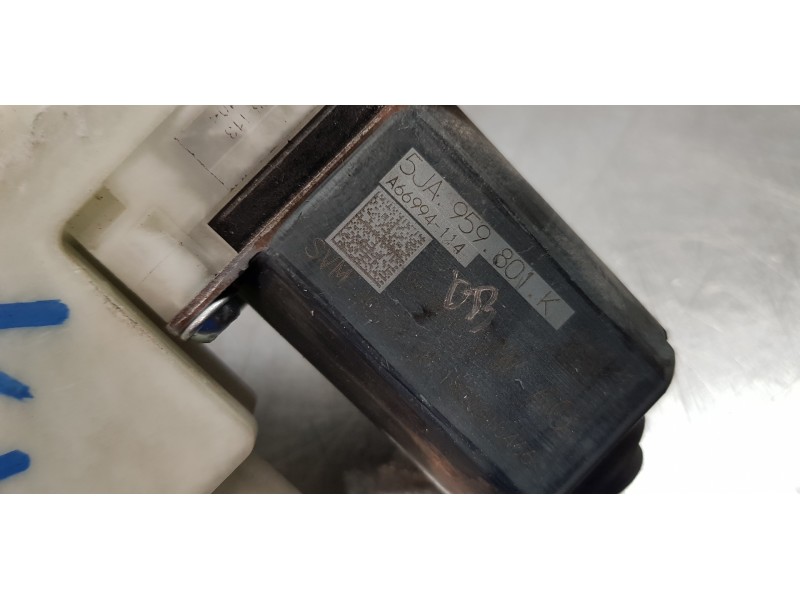 Recambio de motor elevalunas delantero izquierdo para seat toledo (kg3) reference referencia OEM IAM 5JA959801K   Recambio de motor elevalunas delantero izquierdo para seat toledo (kg3) reference referencia OEM IAM 5JA959801K