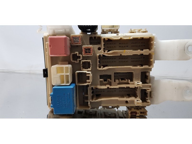 Recambio de caja reles / fusibles para toyota verso comfort referencia OEM IAM 827300F052A   Recambio de caja reles / fusibles para toyota verso comfort referencia OEM IAM 827300F052A