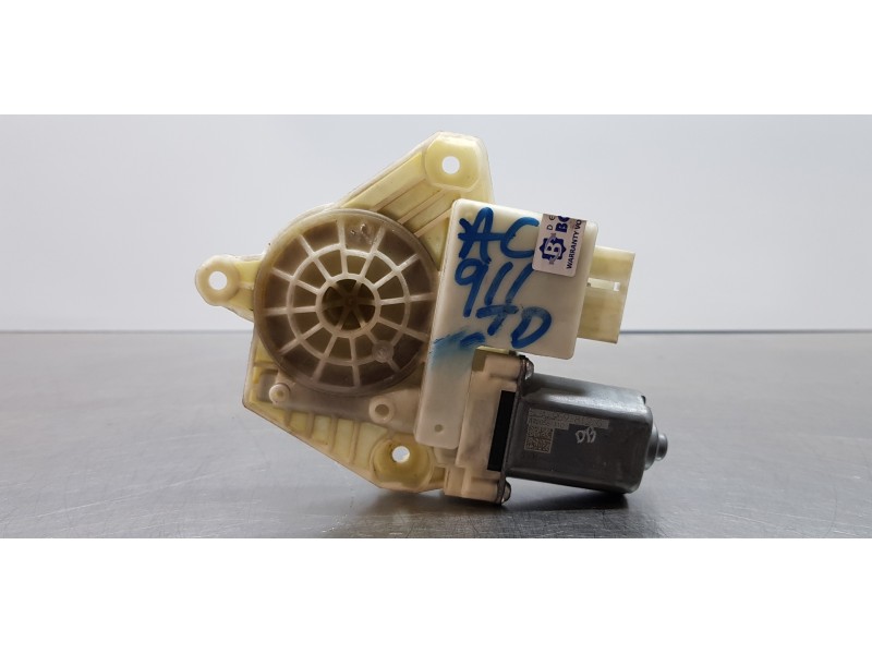 Recambio de motor elevalunas trasero derecho para seat toledo (kg3) reference referencia OEM IAM 5JA959812G   Recambio de motor elevalunas trasero derecho para seat toledo (kg3) reference referencia OEM IAM 5JA959812G