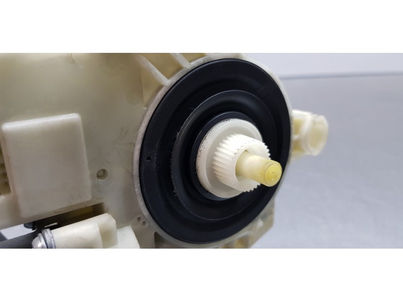 Recambio de motor elevalunas trasero derecho para seat toledo (kg3) reference referencia OEM IAM 5JA959812G   Recambio de motor elevalunas trasero derecho para seat toledo (kg3) reference referencia OEM IAM 5JA959812G