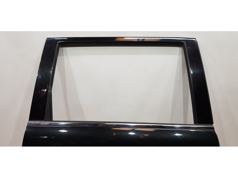 Recambio de puerta trasera derecha para ssangyong rodius xdi limited referencia OEM IAM 6300421200  