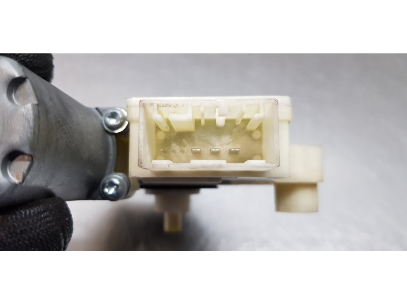 Recambio de motor elevalunas trasero derecho para seat toledo (kg3) reference referencia OEM IAM 5JA959812G   Recambio de motor elevalunas trasero derecho para seat toledo (kg3) reference referencia OEM IAM 5JA959812G