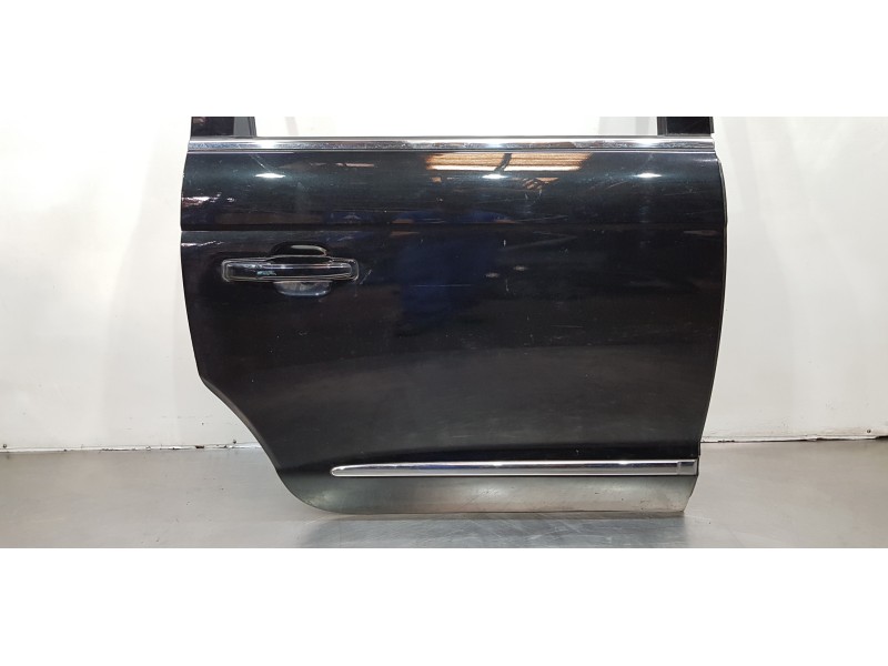 Recambio de puerta trasera derecha para ssangyong rodius xdi limited referencia OEM IAM 6300421200  