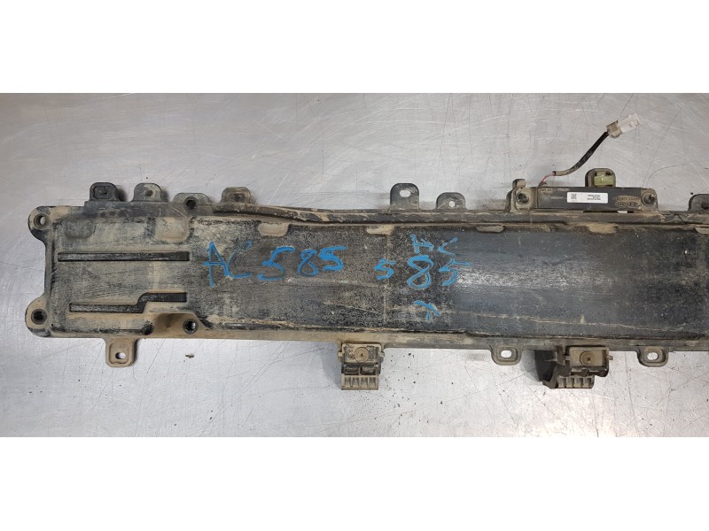 Recambio de refuerzo paragolpes trasero para hyundai tucson essence bluedrive 2wd referencia OEM IAM 86631D7000  