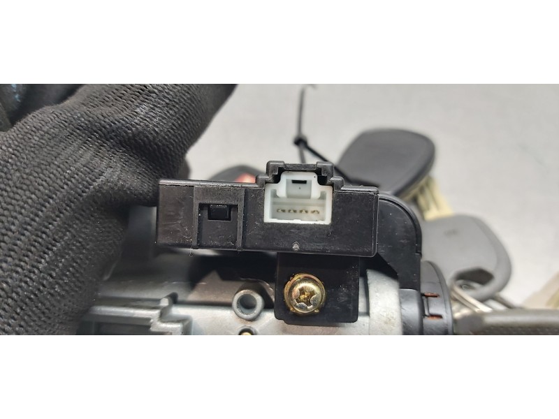 Recambio de antirrobo para kia cerato 1.6 lx familiar (5-ptas.) referencia OEM IAM 954202D000   Recambio de antirrobo para kia cerato 1.6 lx familiar (5-ptas.) referencia OEM IAM 954202D000