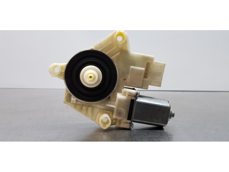 Recambio de motor elevalunas trasero izquierdo para seat toledo (kg3) reference referencia OEM IAM 5JA959811G   Recambio de motor elevalunas trasero izquierdo para seat toledo (kg3) reference referencia OEM IAM 5JA959811G