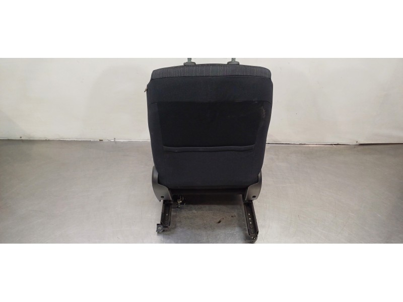 Recambio de asiento delantero izquierdo para toyota auris luna referencia OEM IAM 7144002N80B2   Recambio de asiento delantero izquierdo para toyota auris luna referencia OEM IAM 7144002N80B2