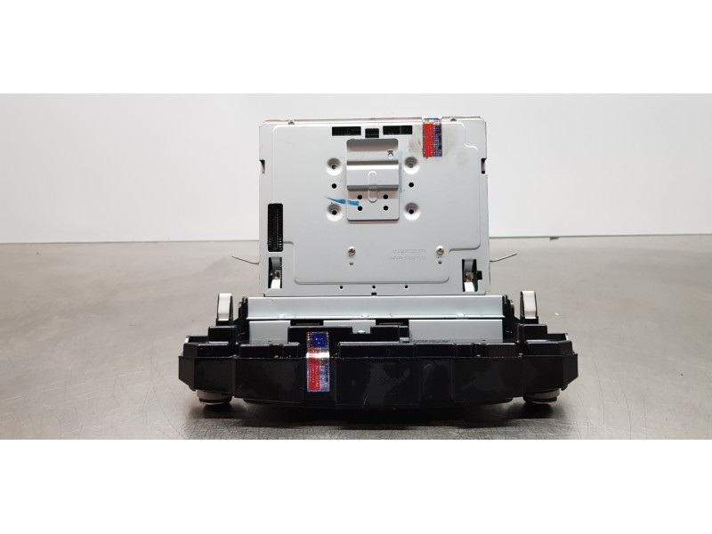 Recambio de pantalla multifuncion para hyundai tucson essence bluedrive 2wd referencia OEM IAM 96560D70004X  