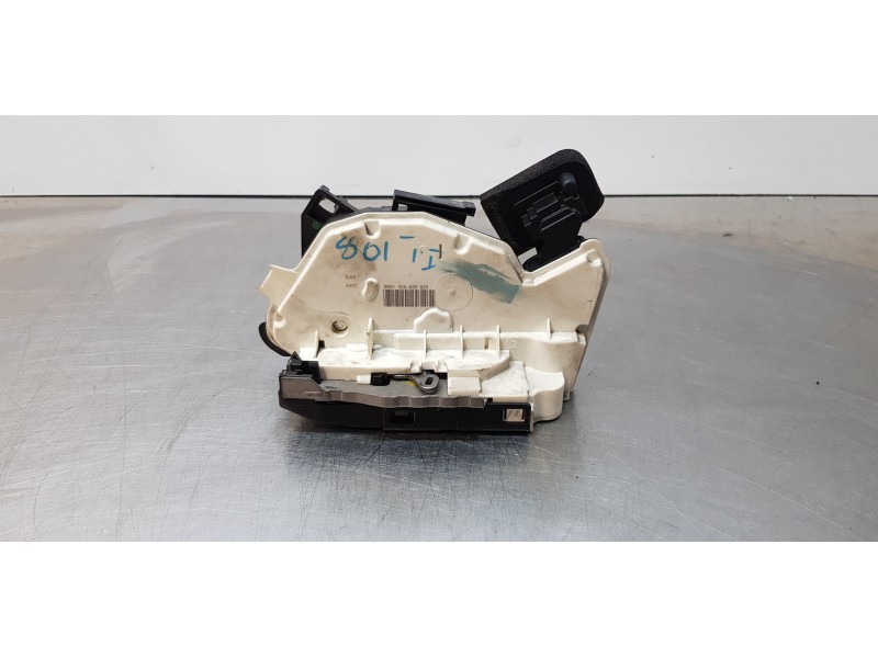 Recambio de cerradura puerta trasera izquierda para skoda octavia combi (5e5) ambition referencia OEM IAM 5E0839015  