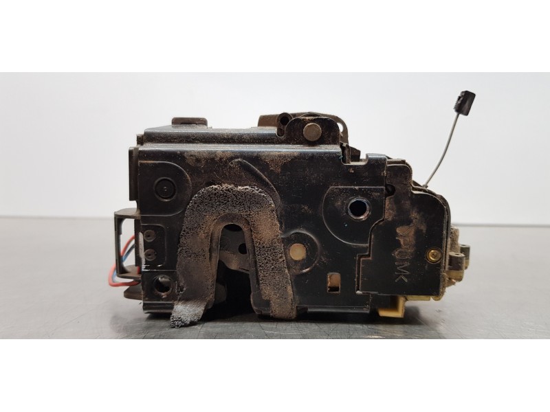 Recambio de cerradura puerta delantera izquierda para volkswagen polo (9n3) advance referencia OEM IAM 3B1837015AM  