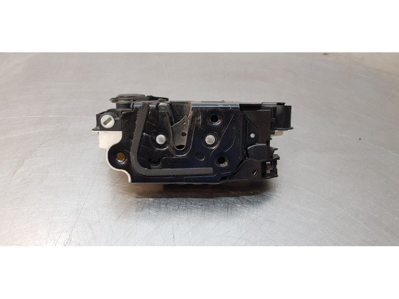 Recambio de cerradura puerta trasera izquierda para skoda octavia combi (5e5) ambition referencia OEM IAM 5E0839015  