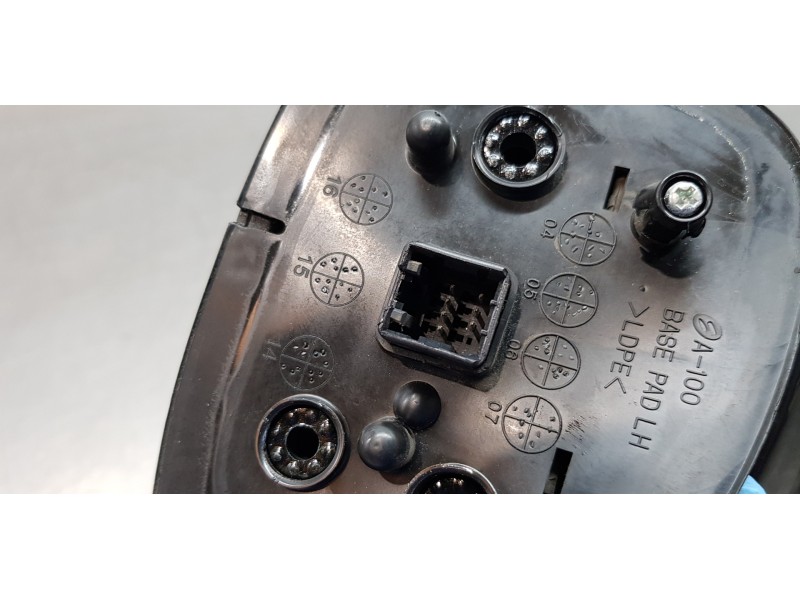 Recambio de retrovisor izquierdo para ssangyong rodius xdi limited referencia OEM IAM 7891121121EAO  