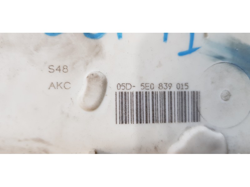 Recambio de cerradura puerta trasera izquierda para skoda octavia combi (5e5) ambition referencia OEM IAM 5E0839015  