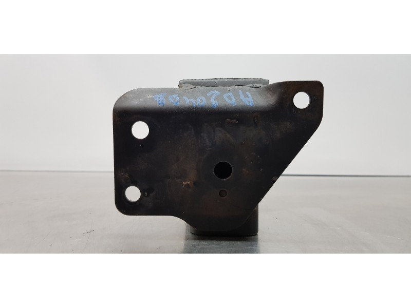 Recambio de soporte motor derecho para ssangyong rodius xdi limited referencia OEM IAM 2072021001  