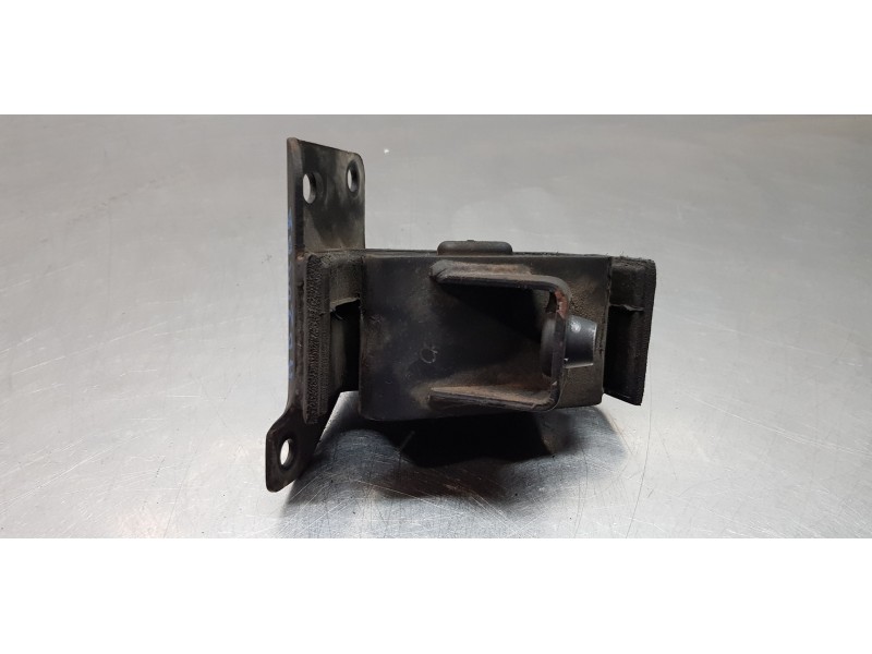 Recambio de soporte motor derecho para ssangyong rodius xdi limited referencia OEM IAM 2072021001  