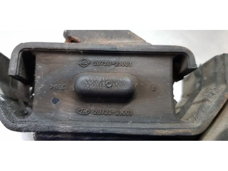 Recambio de soporte motor derecho para ssangyong rodius xdi limited referencia OEM IAM 2072021001  