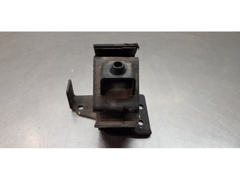 Recambio de soporte motor izquierdo para ssangyong rodius xdi limited referencia OEM IAM 2075021B00  