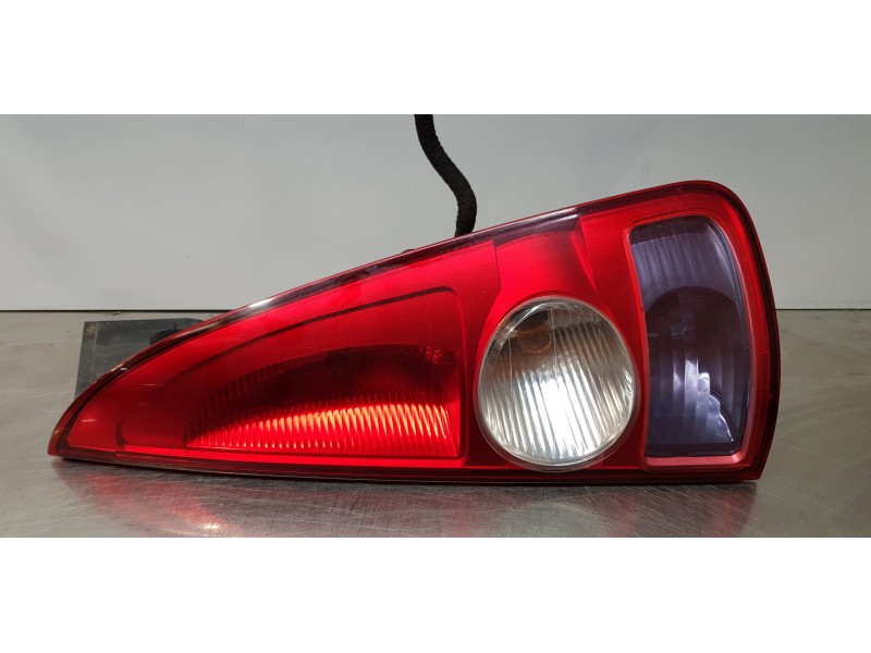 Recambio de piloto trasero derecho para renault espace iv (jk0) expression referencia OEM IAM 8200027152   Recambio de piloto trasero derecho para renault espace iv (jk0) expression referencia OEM IAM 8200027152