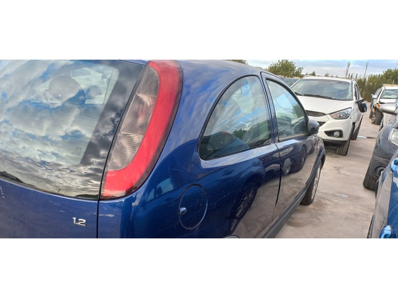 opel corsa c del año 2003