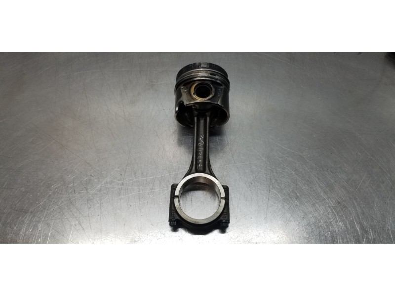 Recambio de biela para seat leon st (5f8) reference referencia OEM IAM 04L105401A 04L107065A001  Recambio de biela para seat leon st (5f8) reference referencia OEM IAM 04L105401A 04L107065A001