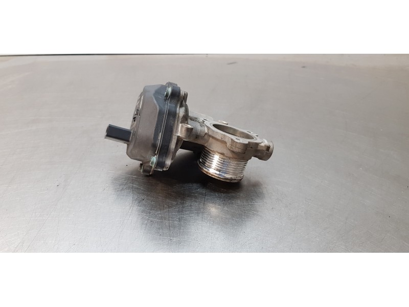 Recambio de valvula egr para volkswagen golf vii lim. advance bluemotion tech. referencia OEM IAM 04L131501M  