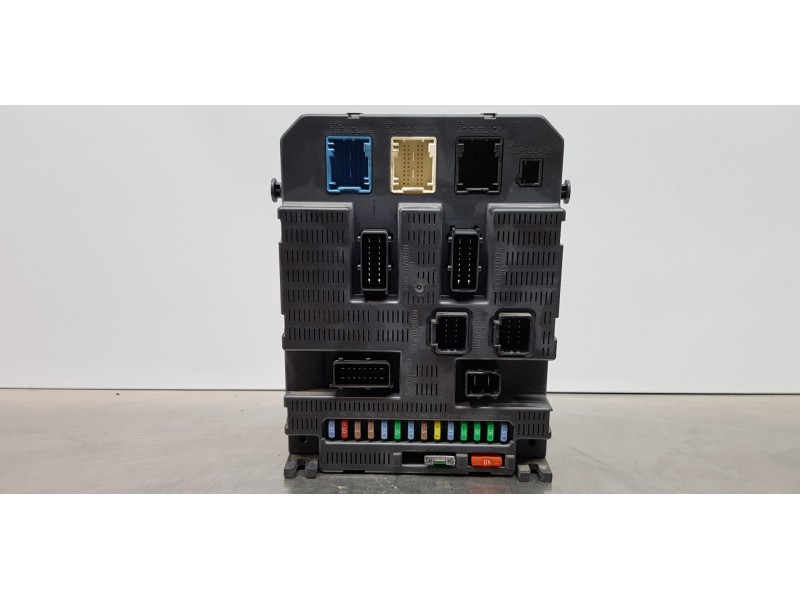 Recambio de caja reles / fusibles para peugeot 308 confort referencia OEM IAM 9663798180 BSIP02  Recambio de caja reles / fusibles para peugeot 308 confort referencia OEM IAM 9663798180 BSIP02