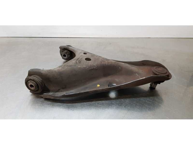 Recambio de brazo suspension inferior delantero izquierdo para dacia lodgy laureate referencia OEM IAM 545017081R  