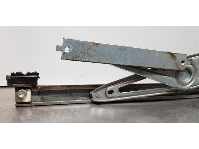 Recambio de elevalunas delantero izquierdo para toyota auris luna referencia OEM IAM 6982002330 8570202020  Recambio de elevalunas delantero izquierdo para toyota auris luna referencia OEM IAM 6982002330 8570202020