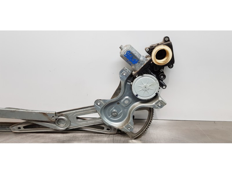 Recambio de elevalunas delantero izquierdo para toyota auris luna referencia OEM IAM 6982002330 8570202020  Recambio de elevalunas delantero izquierdo para toyota auris luna referencia OEM IAM 6982002330 8570202020