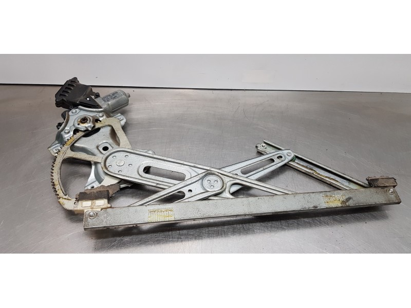 Recambio de elevalunas delantero izquierdo para toyota auris luna referencia OEM IAM 6982002330 8570202020  Recambio de elevalunas delantero izquierdo para toyota auris luna referencia OEM IAM 6982002330 8570202020