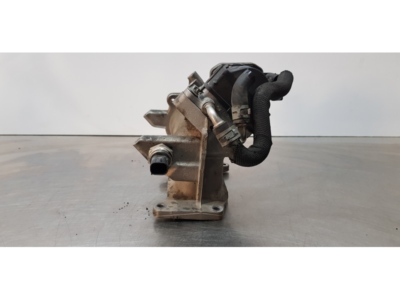 Recambio de valvula egr para mercedes clase b (w245) 180 cdi (245.207) referencia OEM IAM 724809330  