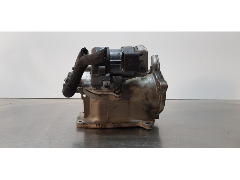 Recambio de valvula egr para mercedes clase b (w245) 180 cdi (245.207) referencia OEM IAM 724809330  