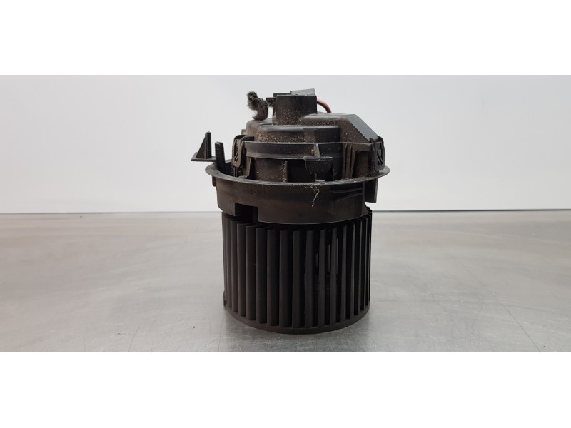 Recambio de motor calefaccion para dacia logan ii ambiance referencia OEM IAM 272100975R  