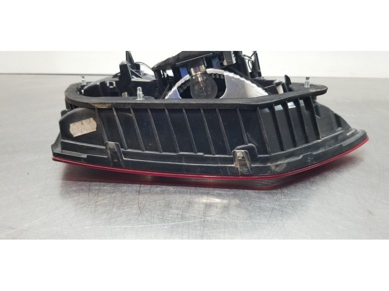 Recambio de piloto trasero derecho interior para seat leon st (5f8) reference referencia OEM IAM 5F9945094   Recambio de piloto trasero derecho interior para seat leon st (5f8) reference referencia OEM IAM 5F9945094