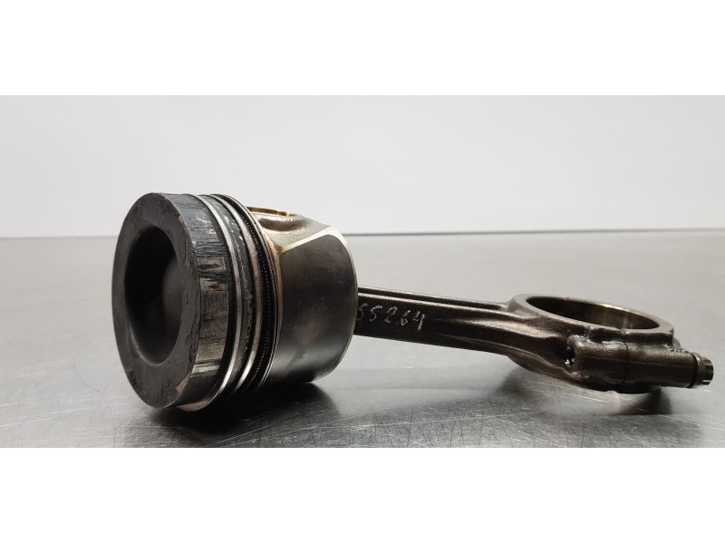 Recambio de piston para seat leon st (5f8) reference referencia OEM IAM 04L107065A001 04L105401A  Recambio de piston para seat leon st (5f8) reference referencia OEM IAM 04L107065A001 04L105401A