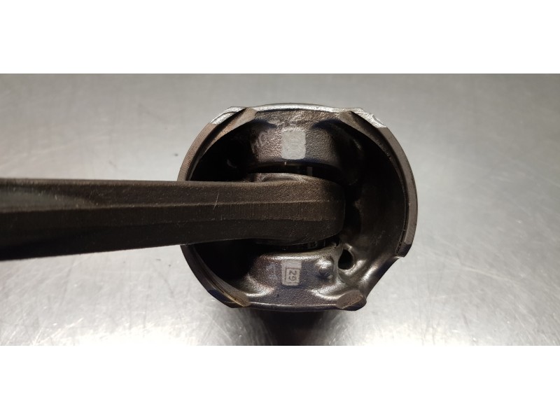 Recambio de piston para seat leon st (5f8) reference referencia OEM IAM 04L107065A001 04L105401A  Recambio de piston para seat leon st (5f8) reference referencia OEM IAM 04L107065A001 04L105401A
