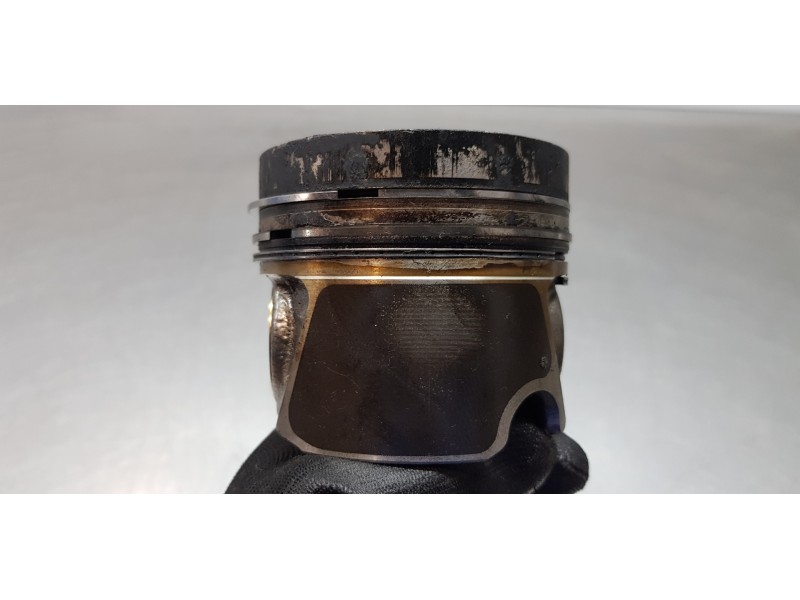 Recambio de piston para seat leon st (5f8) reference referencia OEM IAM 04L107065A001 04L105401A  Recambio de piston para seat leon st (5f8) reference referencia OEM IAM 04L107065A001 04L105401A