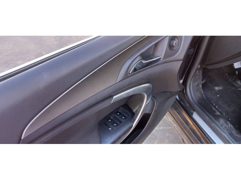 opel insignia berlina del año 2013