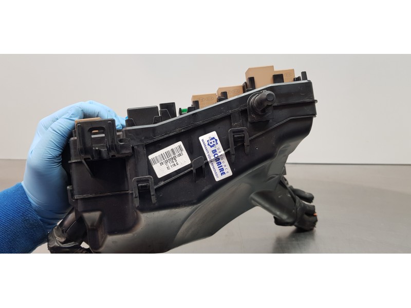 Recambio de caja reles / fusibles para kia ceed sportswagon tech referencia OEM IAM 91290J7070  