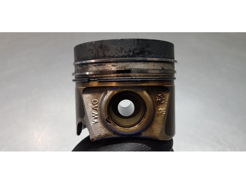 Recambio de biela para seat leon st (5f8) reference referencia OEM IAM 04L107065A001 04L105401A  Recambio de biela para seat leon st (5f8) reference referencia OEM IAM 04L107065A001 04L105401A