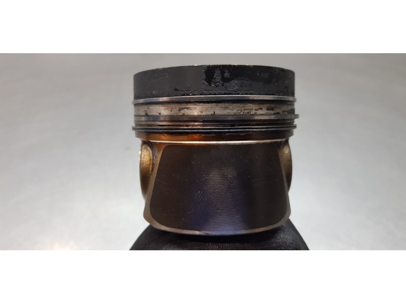 Recambio de biela para seat leon st (5f8) reference referencia OEM IAM 04L107065A001 04L105401A  Recambio de biela para seat leon st (5f8) reference referencia OEM IAM 04L107065A001 04L105401A