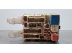 Recambio de caja reles / fusibles para toyota auris active referencia OEM IAM 8273002300