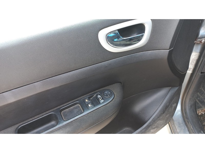 peugeot 307 berlina (s2) del año 2007